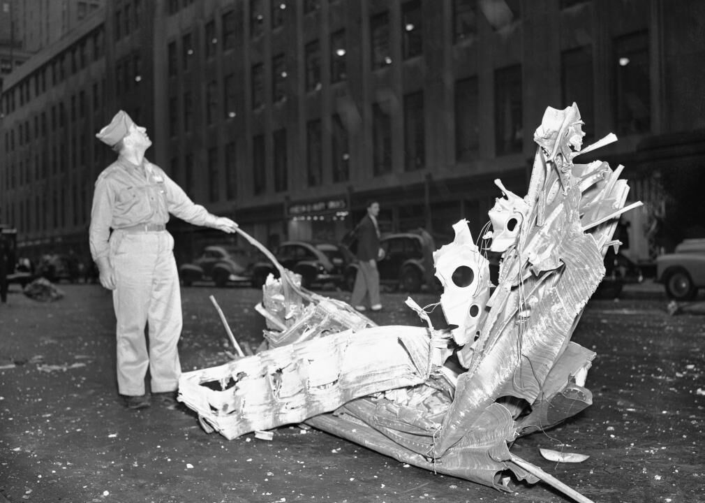 1946: Wall Street plane crash